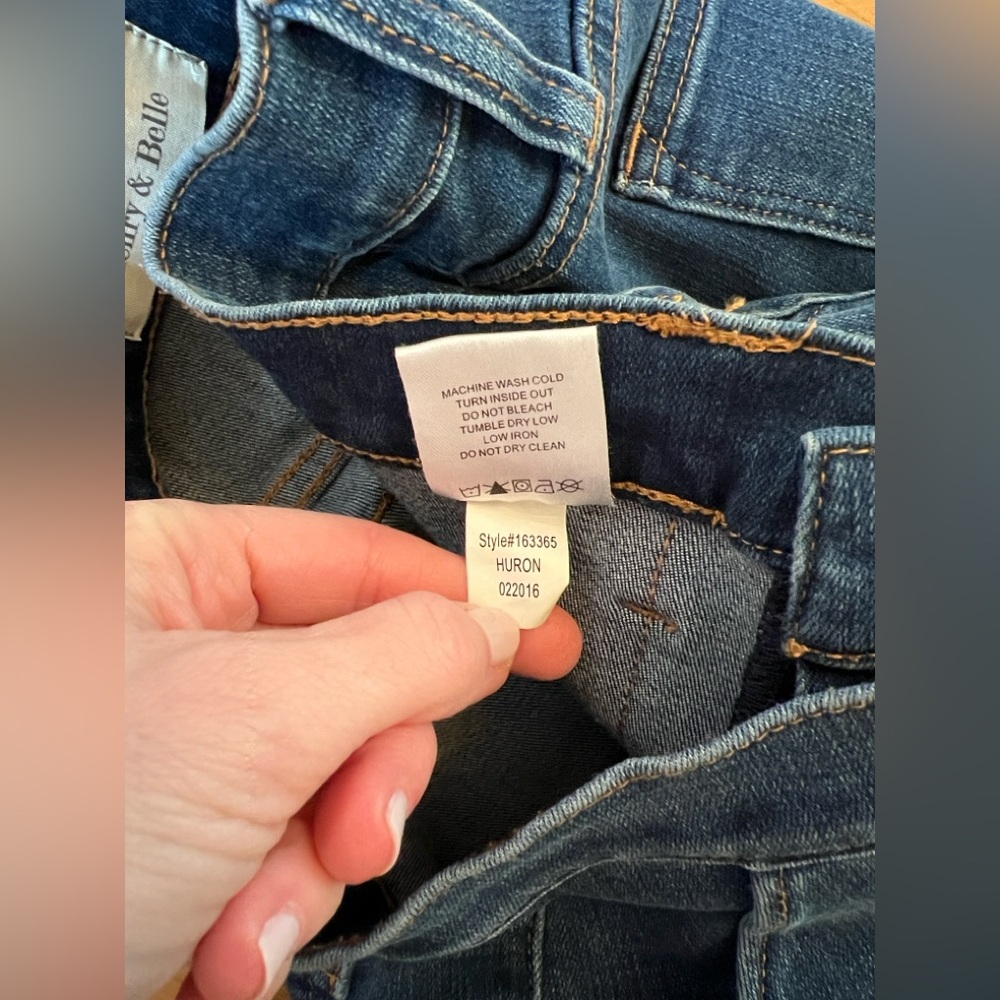 Henry & Belle High Waisted Flare Jeans - Picture 7 of 9
